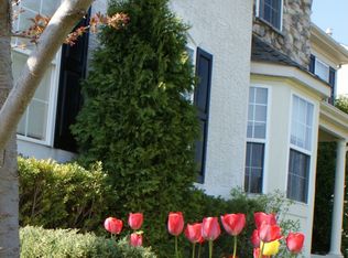 2 Castleton Ln, Moorestown, NJ 08057