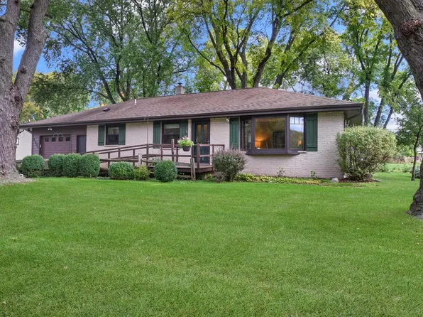 1904 Chestnut STREET, West Bend, WI 53095
