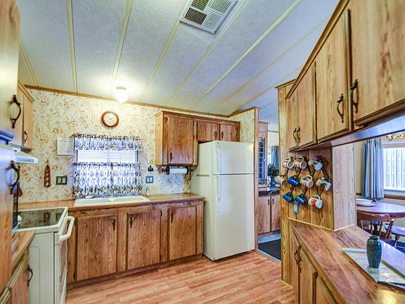 5th image of 3608 N Kansas Ave