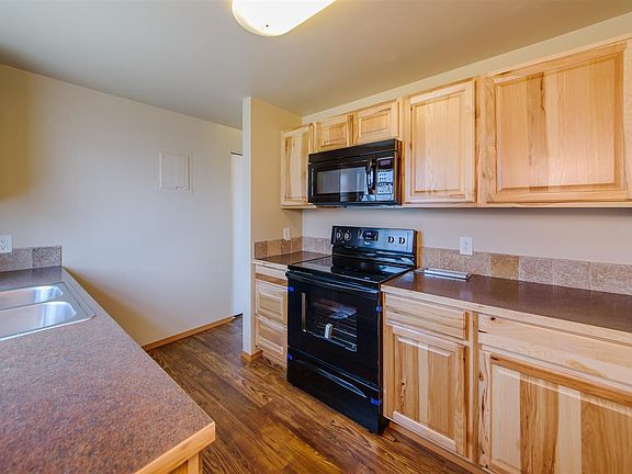 5th image of 2720 E 44th Ave