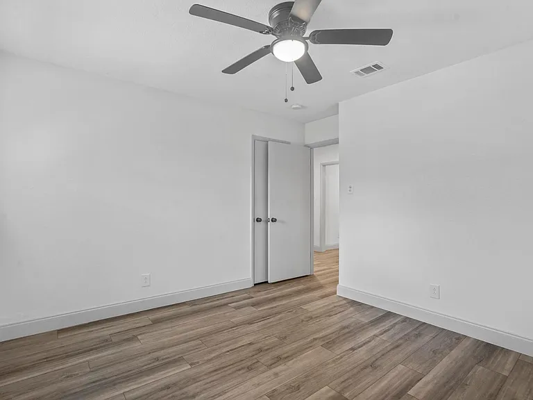 514 Canyon Ridge Dr — Photo 15