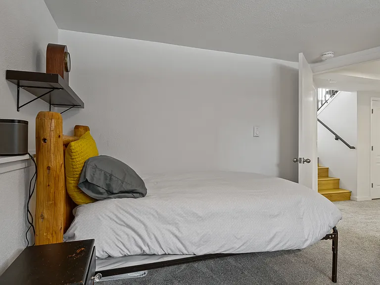461 Cascade Cir — Photo 32