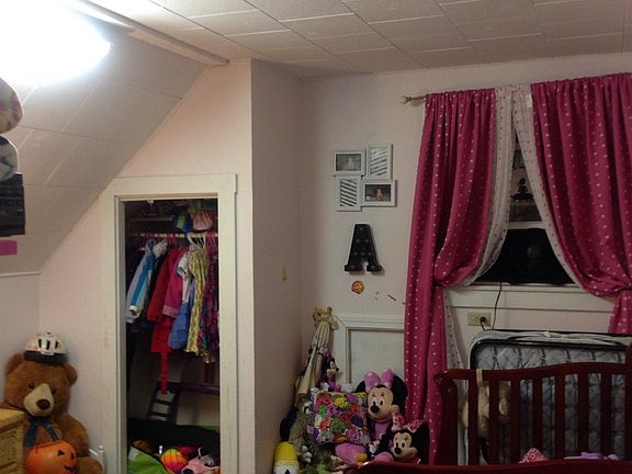 2 bedrooms upper apt.