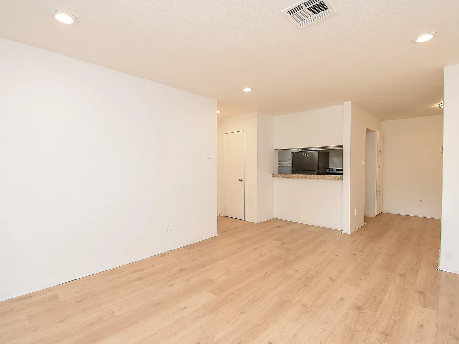 1 bed, 1.0 bath, 710 sqft, $1,100 — Photo 1