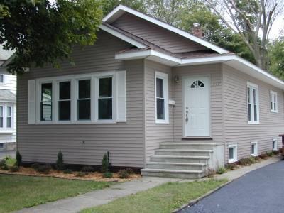1612 Clinton Ave, Kalamazoo, MI, 49001