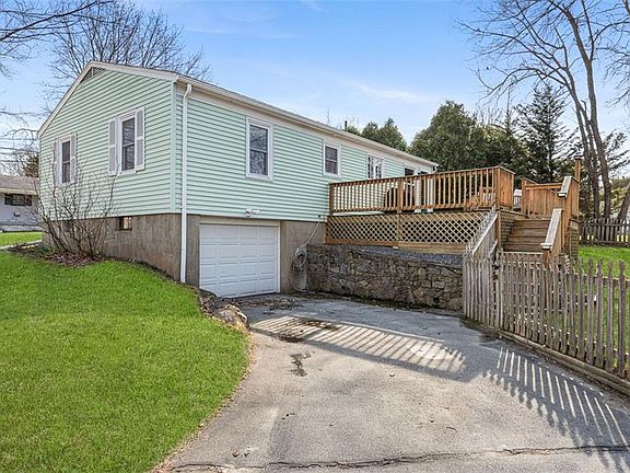 4th image of 32 Overhill Rd