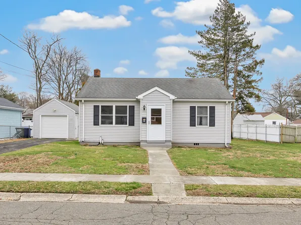 74 Tully Circle, Bridgeport, CT 06610