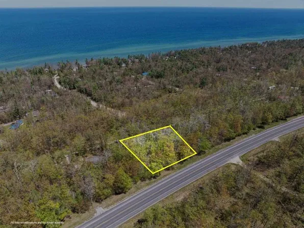 8724 Us Highway 23, Cheboygan, MI 49721