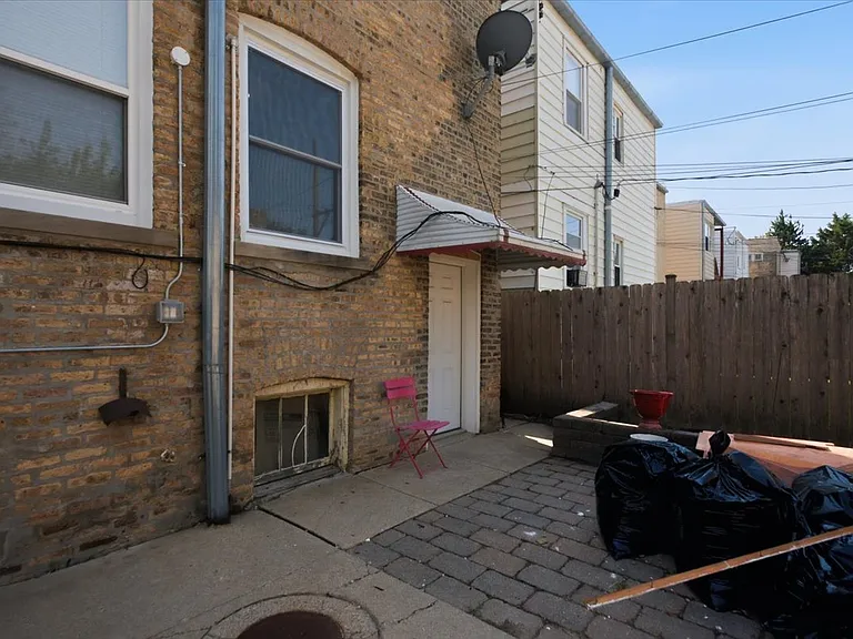 5742 N Rockwell St #2 — Photo 15