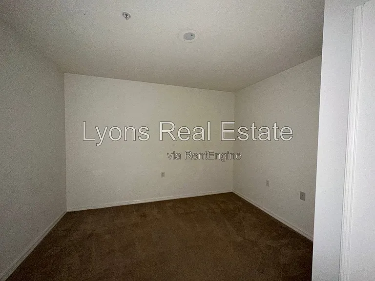8341 Whiskey Preserve Cir #522 — Photo 16