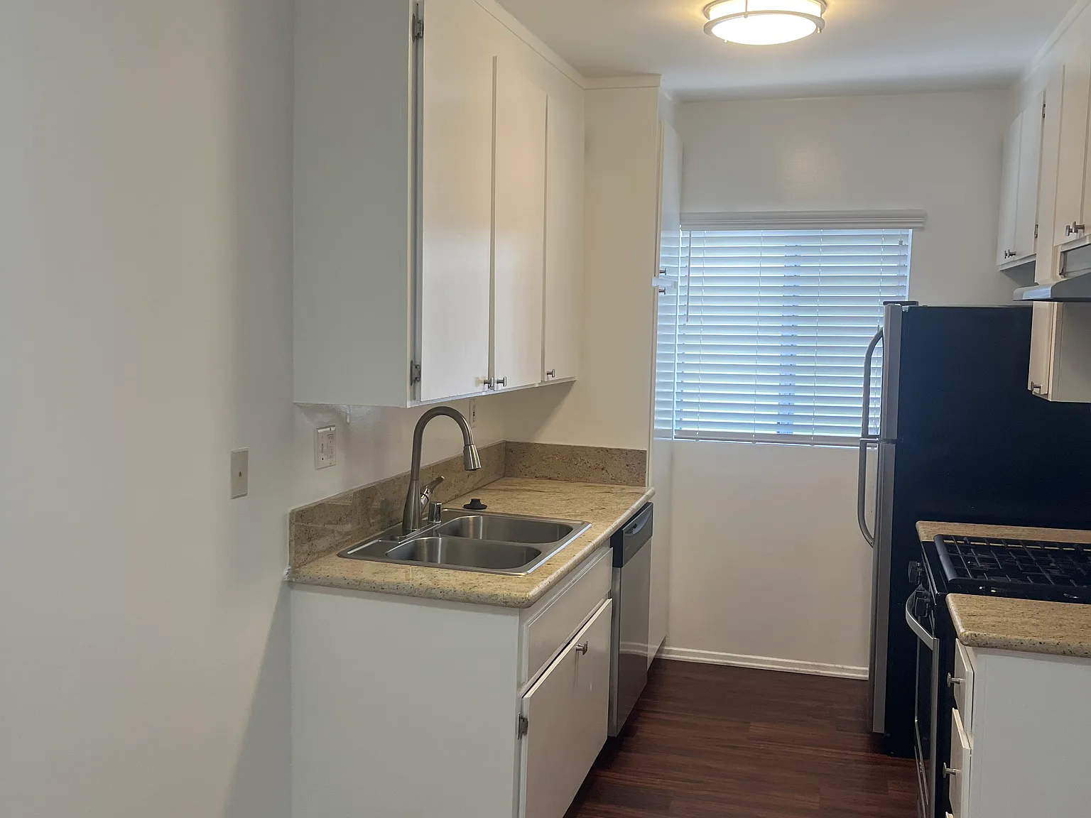1343 Carmelina Ave. — Photo 3