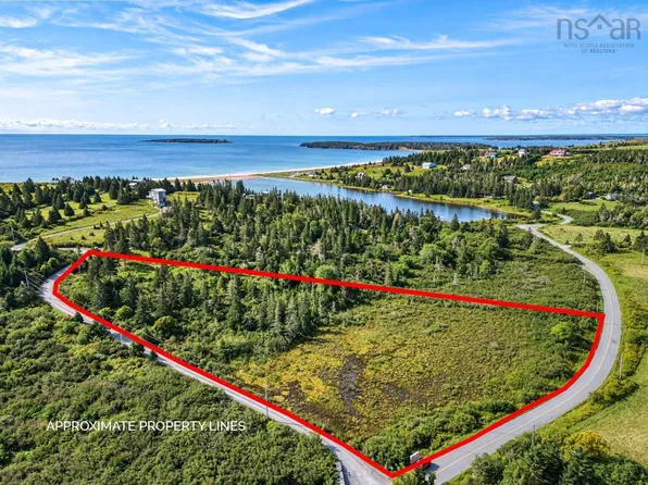Beach Hill Rd, Lunenburg, NS B0J