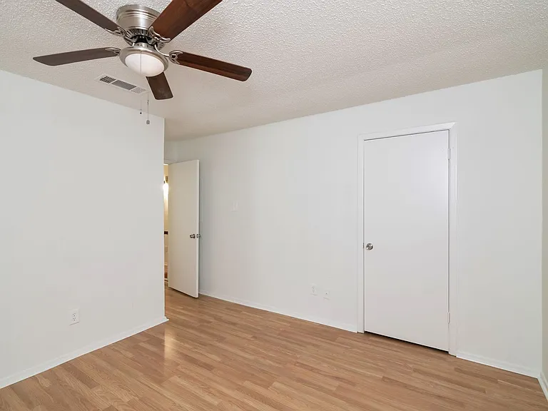 East Landing Townhomes — Photo 21