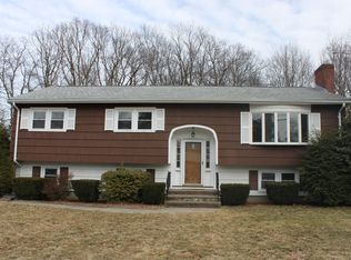 33 Hemlock St, Norwood, MA 02062