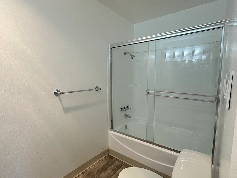 The Westwood Park Apartments — Photo 17