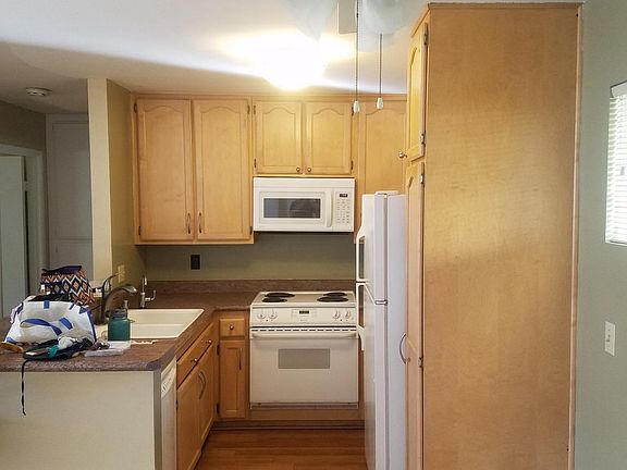 3rd image of 4647 Pico St
