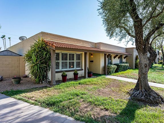 03_8235_E_Rovey_Ave_03