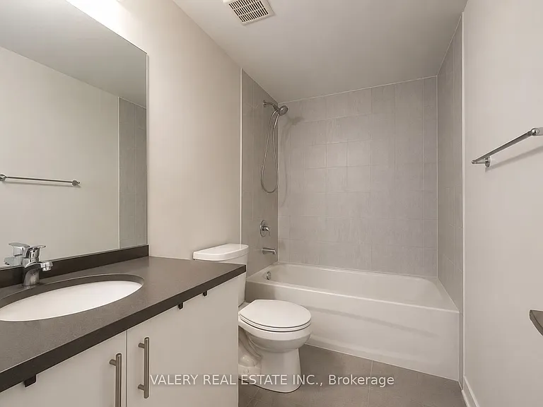 20 Woodstream Dr #15 — Photo 10