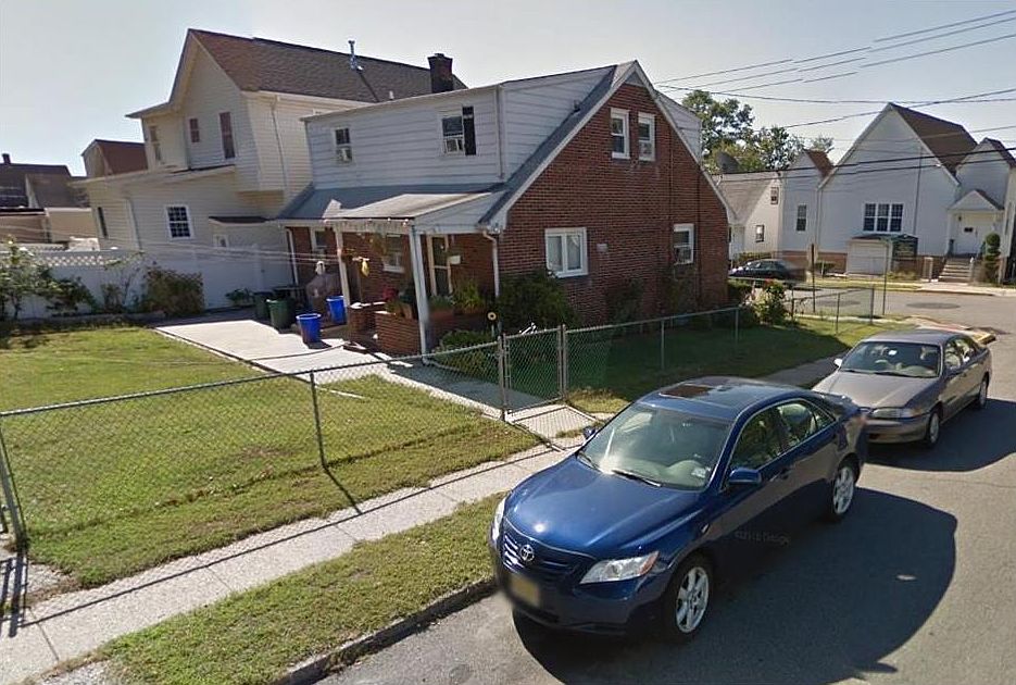 2nd image of 346 Alpine St