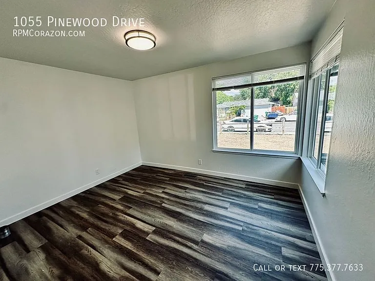 1055 Pinewood Dr — Photo 11