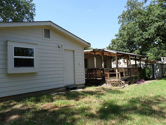 2nd image of 1164 Forest Oaks Ln