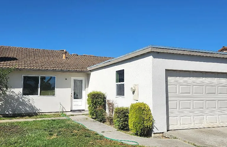 422 Fulton Way — Photo 2