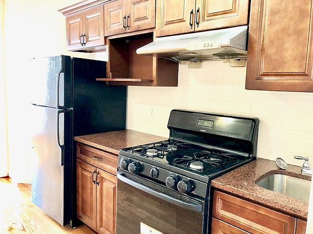 1st image of 37 Allen St #4F