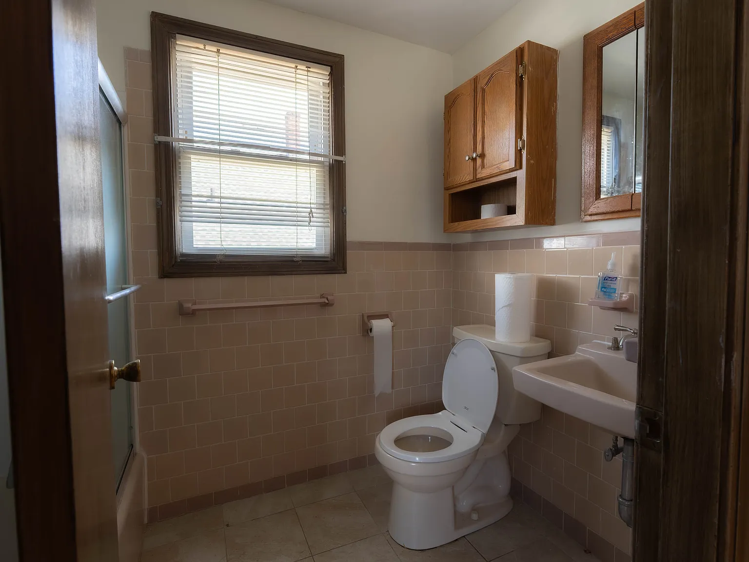 3 bed, 1200 sqft, $1,800 — Photo 4