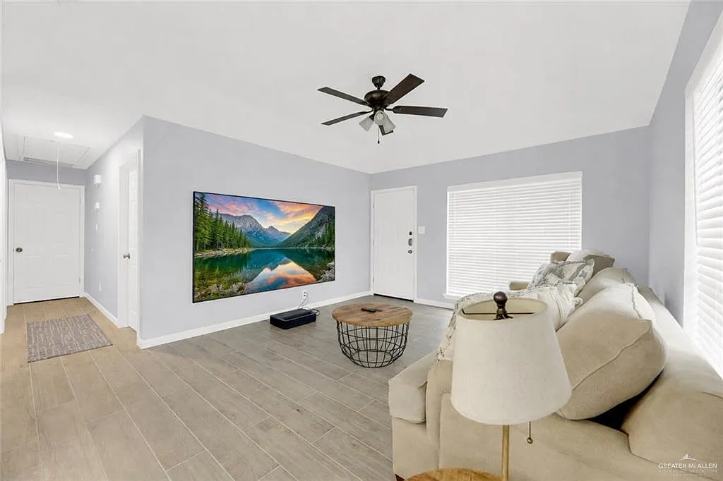 1604 Avocet Ave — Photo 2