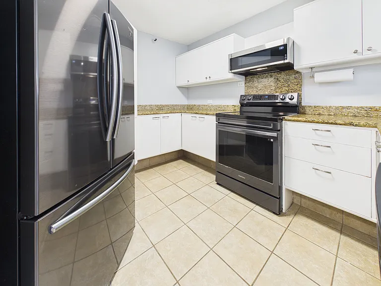 2101 Nuuanu Ave #I1806 — Photo 12