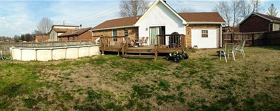 Spacious and fenced-in backy