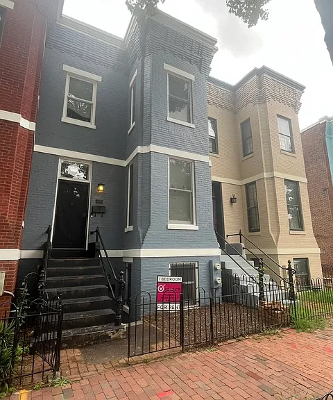 117 10th St NE #B — Photo 1