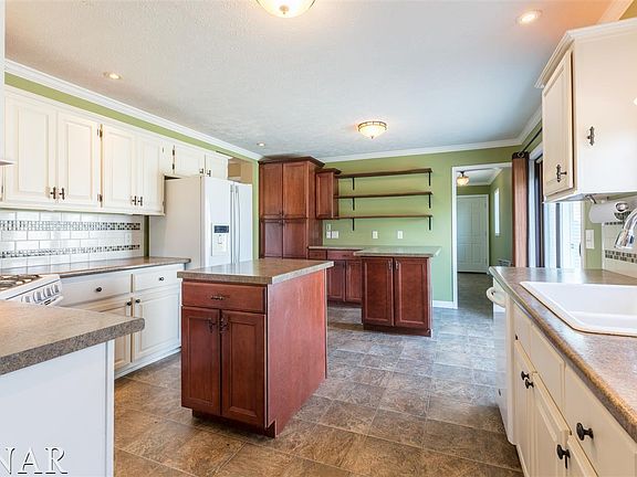 4th image of 14668 Autumn Rd