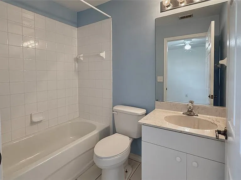 3620 Pine Oak Cir #105 — Photo 9