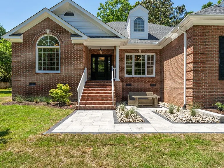 8703 Decoy Ln — Photo 5
