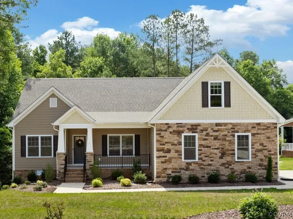 5255 Brandon Pines Dr, Providence Forge, VA 23140