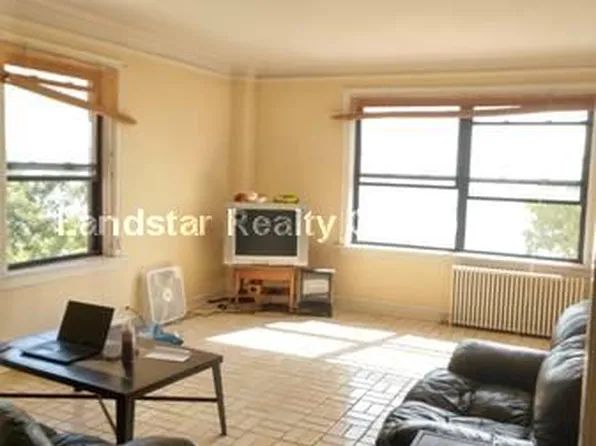 1205 W Sherwin Ave APT 411, Chicago, IL 60626