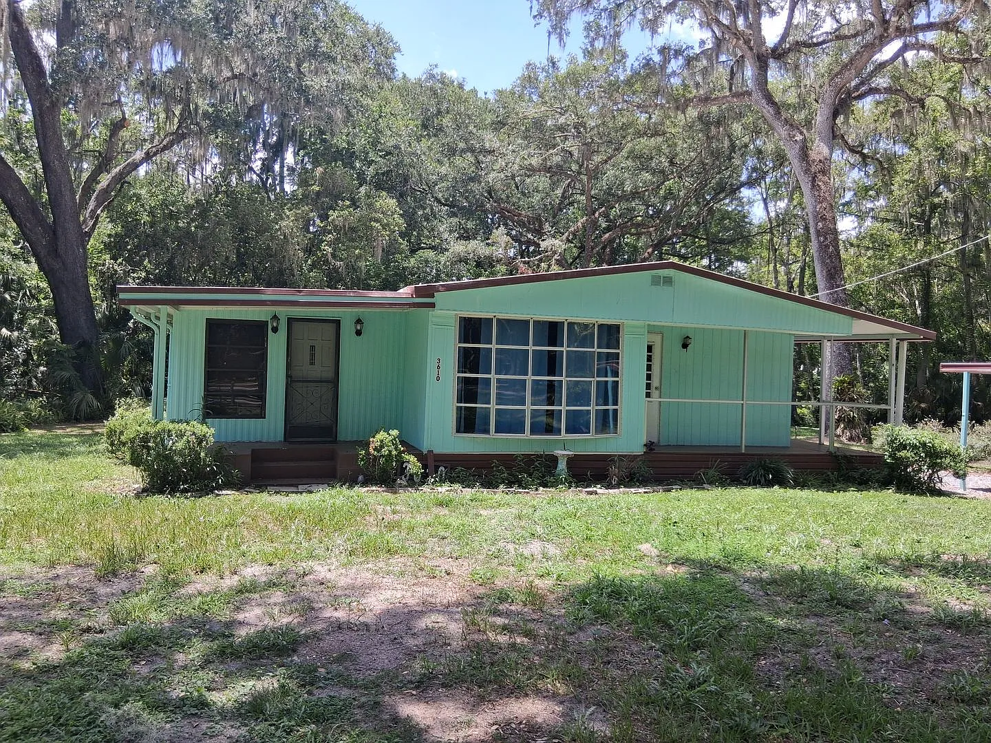 2 bedroom 2 bathroom Lake House with a bonus room — Photo 3