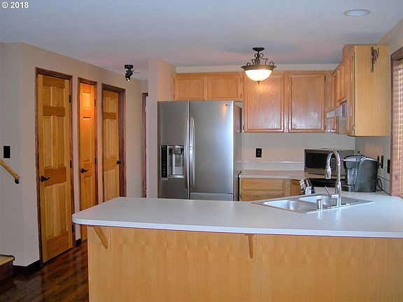 4th image of 3007 NE 116th Ave
