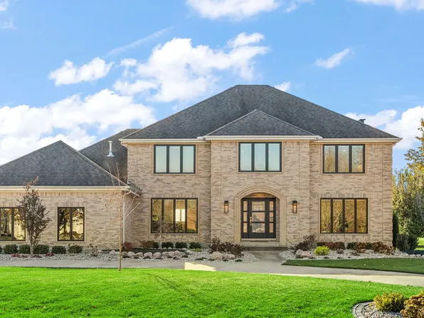 824 Killarney Dr, Dyer, IN 46311