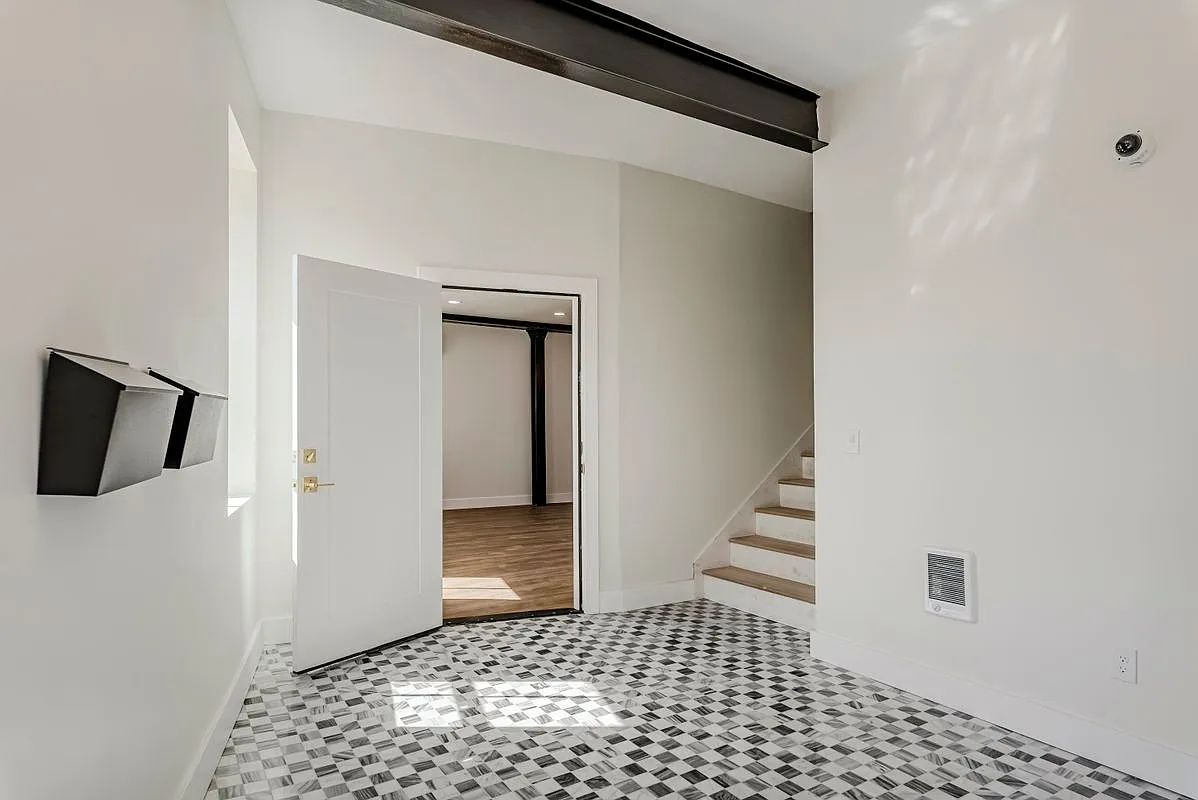 2 bed, 2.0 bath, 1350 sqft, $2,300 — Photo 2