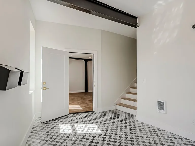 106 Hotel St #1 — Photo 2