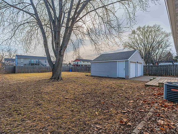 3rd image of 112 Briargate Rd