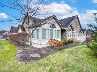 295 Arlington Dr, Aurora, OH 44202