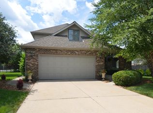 201 Westwood Ct, Shorewood, IL