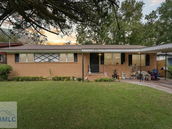 1916 Pendleton St, Savannah, GA 31405