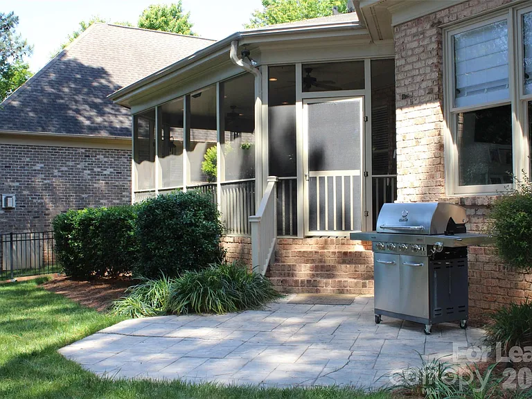 17404 Summer Place Dr — Photo 40