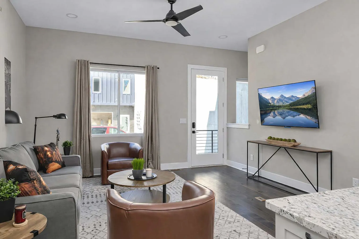 8 bed, 8.0 bath, 44315 sqft, $13,854 — Photo 1