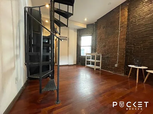 Rented by PocketBroker Inc | media 5