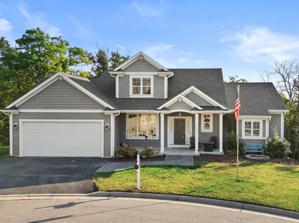 1155 La Salle Ct, Lake Geneva, WI 53147